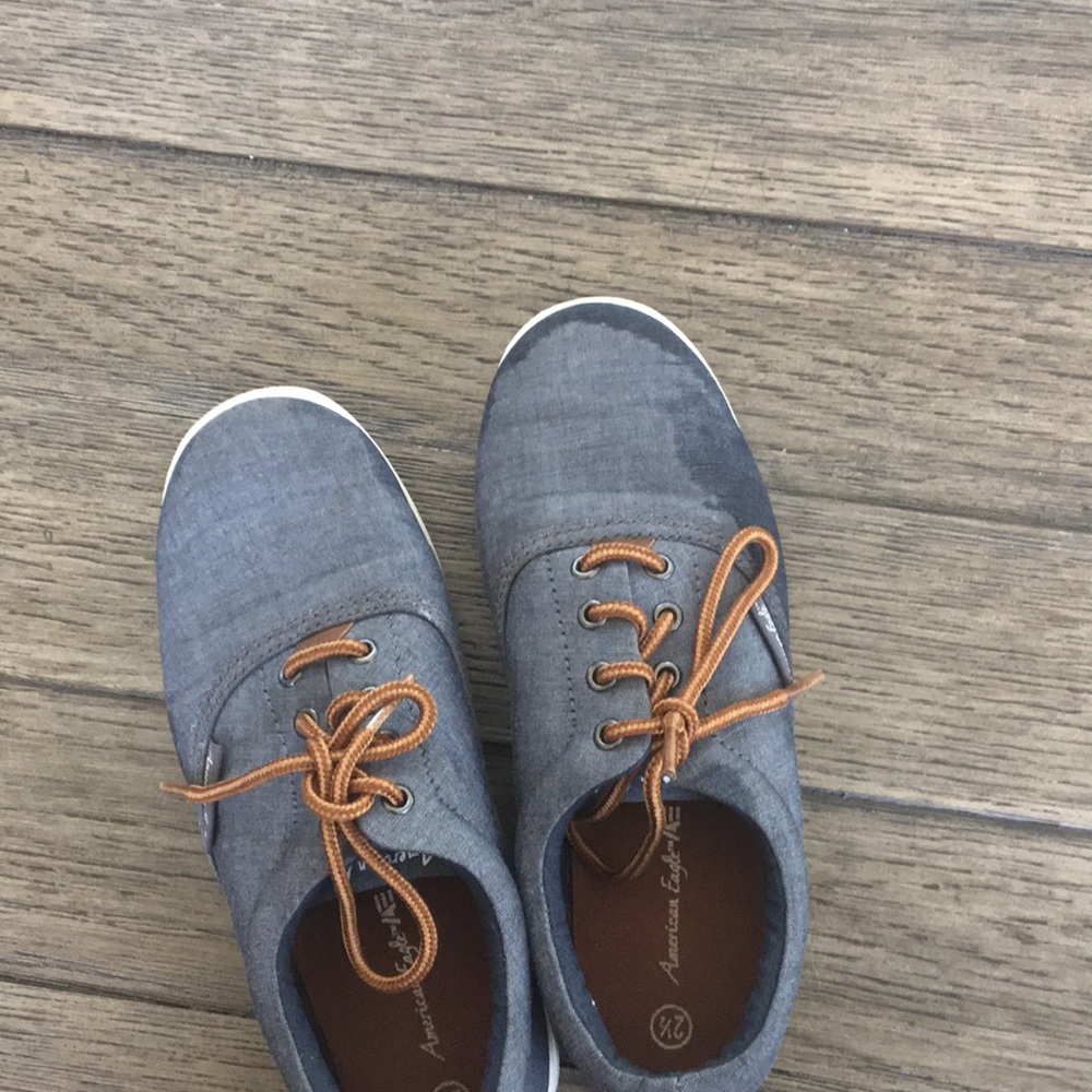 American eagle boy, size 2 1/2 boys